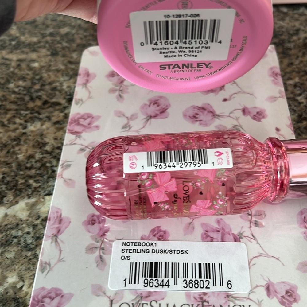 LoveShackFancy •Stanley x Target Valentine’s Day Bundle 💕 - Picture 5 of 6